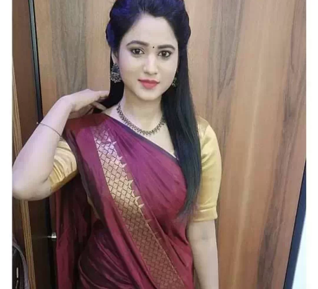 call-me-how-independent-college-girls-model-house