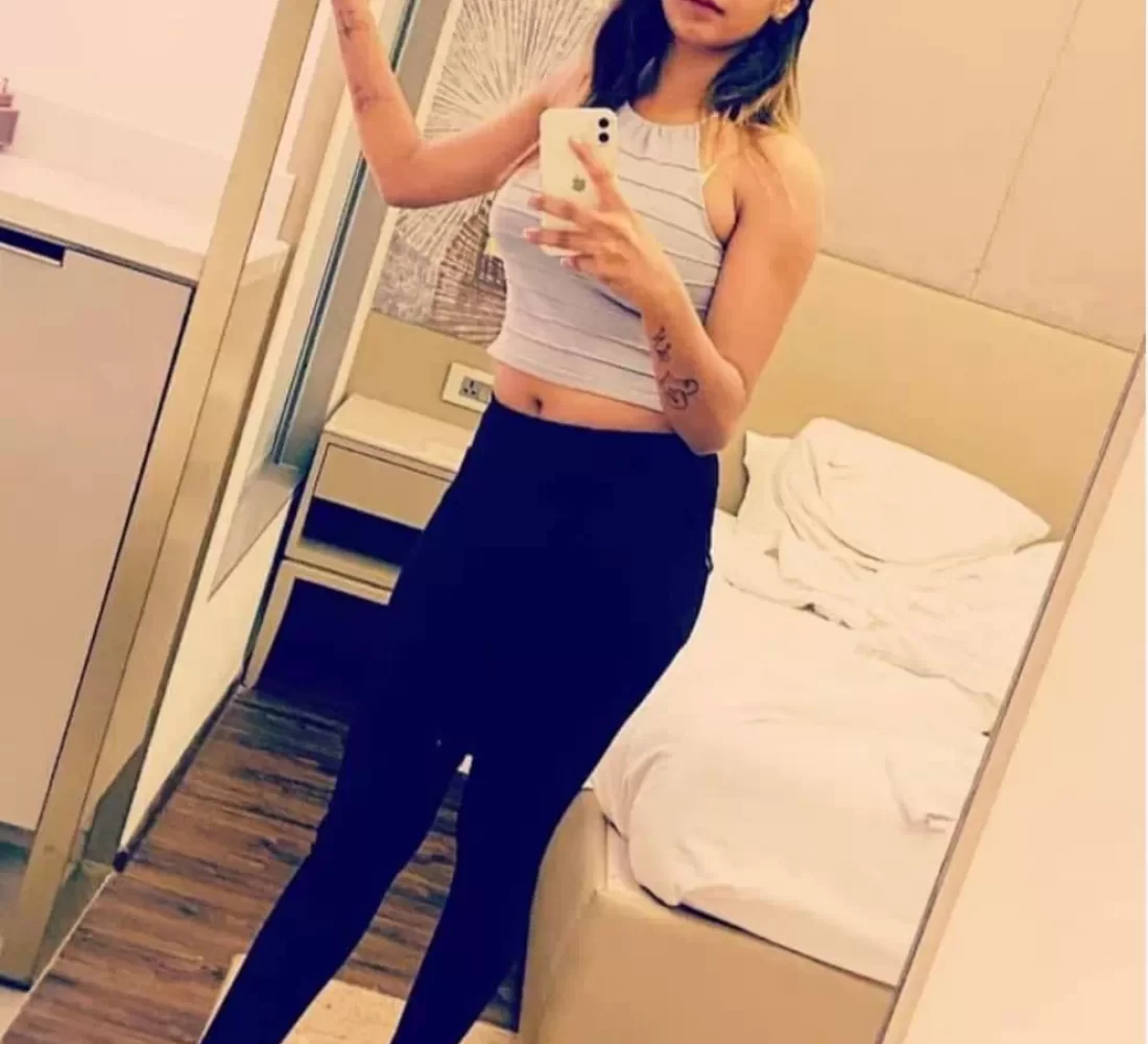 riya-roy-safe-secure-sex-low-budget-independent